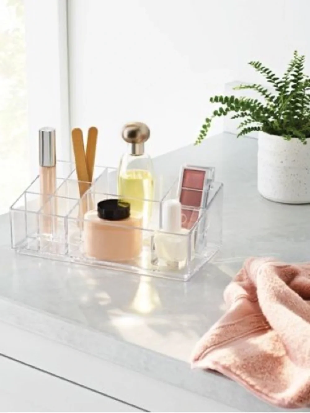Clear Acrylic Multi-Compartment Makeup Organizer*